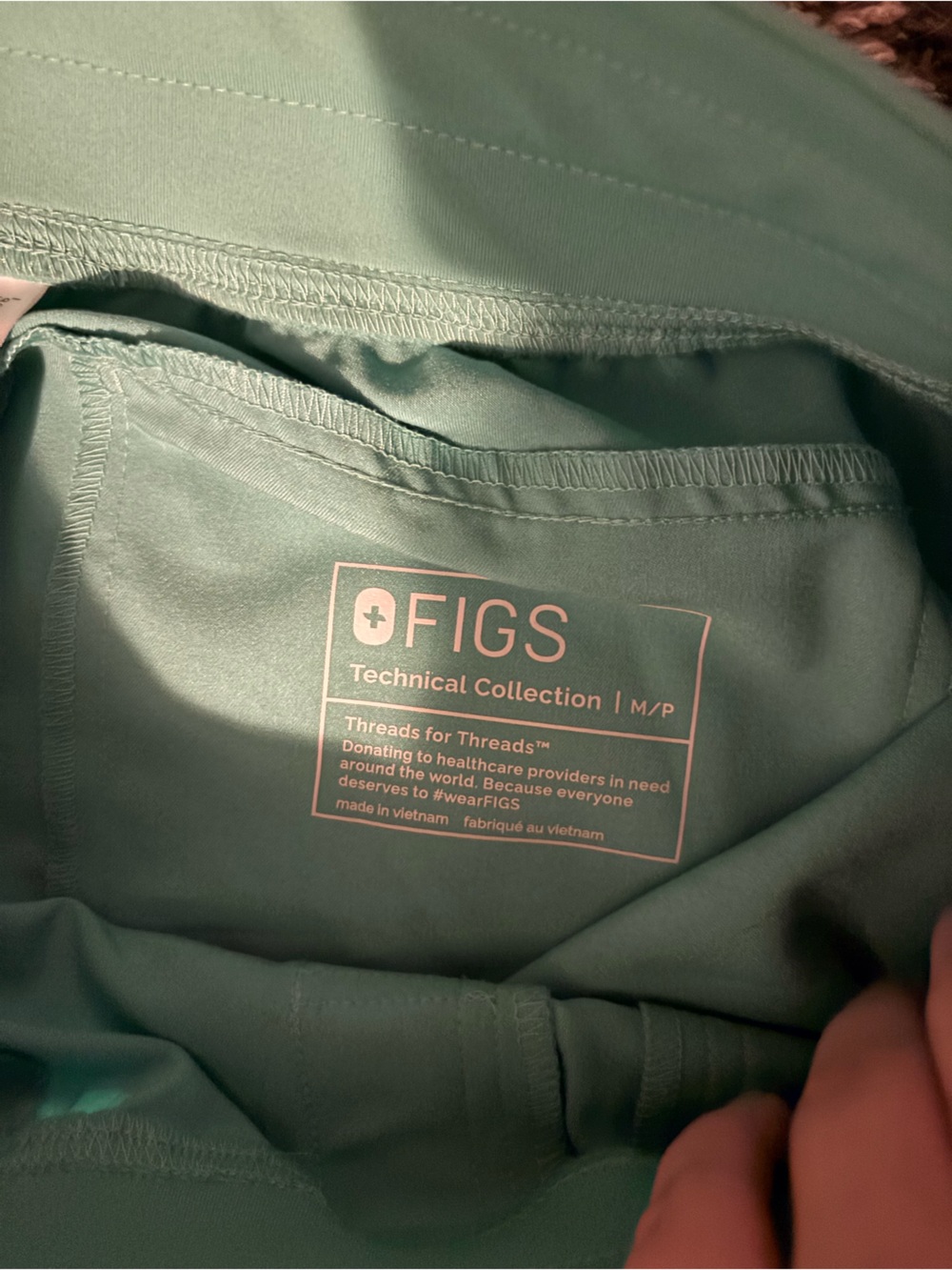 Figs Surgical Green Scrub Set - Picture 6 of 6